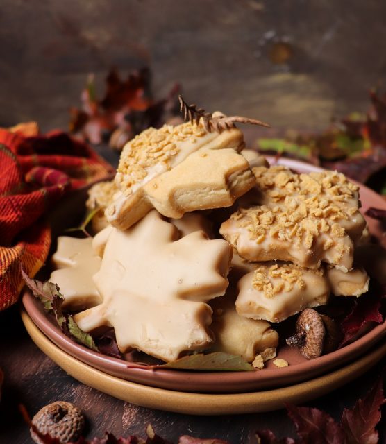 Maple Apple Shortbread Cookie